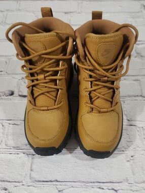 Nike Wheat Manoa Kids Boots Size 13C
